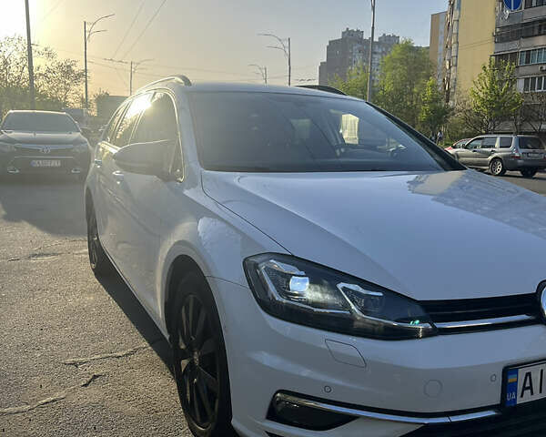 Белый Фольксваген Гольф, объемом двигателя 1.97 л и пробегом 216 тыс. км за 16900 $, фото 19 на Automoto.ua