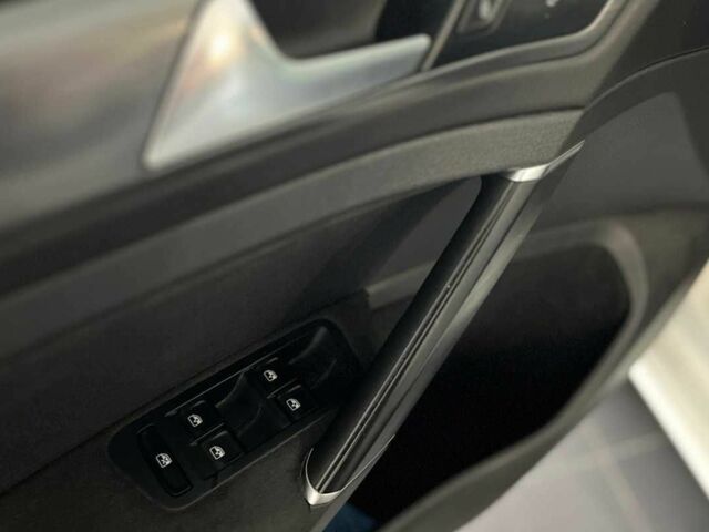 Білий Фольксваген Гольф, об'ємом двигуна 2 л та пробігом 264 тис. км за 14699 $, фото 17 на Automoto.ua