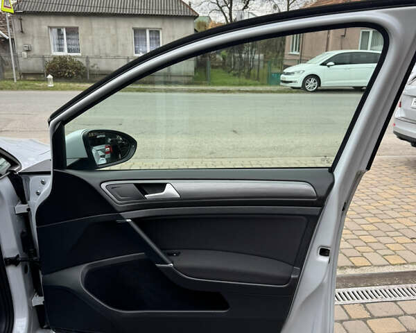 Білий Фольксваген Гольф, об'ємом двигуна 2 л та пробігом 192 тис. км за 14999 $, фото 25 на Automoto.ua