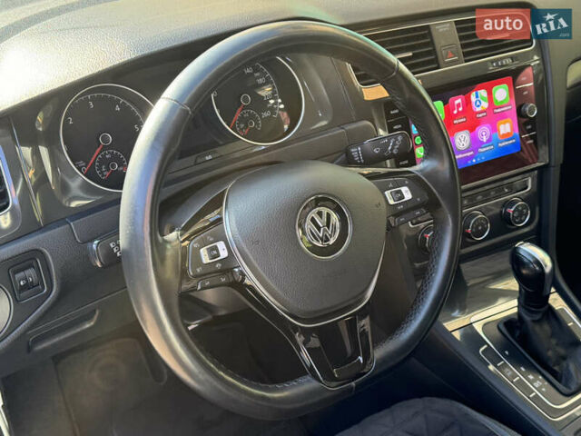 Белый Фольксваген Гольф, объемом двигателя 2 л и пробегом 206 тыс. км за 13800 $, фото 10 на Automoto.ua