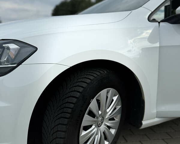 Белый Фольксваген Гольф, объемом двигателя 1.6 л и пробегом 206 тыс. км за 12999 $, фото 30 на Automoto.ua