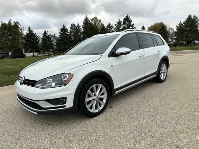 Белый Фольксваген Гольф, объемом двигателя 1.8 л и пробегом 66 тыс. км за 2300 $, фото 2 на Automoto.ua