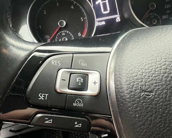 Белый Фольксваген Гольф, объемом двигателя 1.6 л и пробегом 301 тыс. км за 12900 $, фото 48 на Automoto.ua