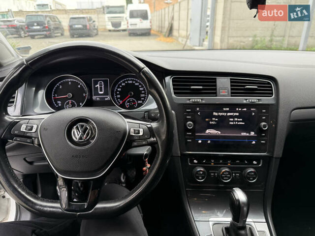 Білий Фольксваген Гольф, об'ємом двигуна 1.6 л та пробігом 190 тис. км за 15300 $, фото 10 на Automoto.ua