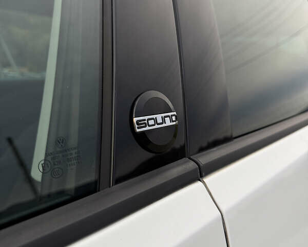 Белый Фольксваген Гольф, объемом двигателя 1.6 л и пробегом 236 тыс. км за 13200 $, фото 12 на Automoto.ua