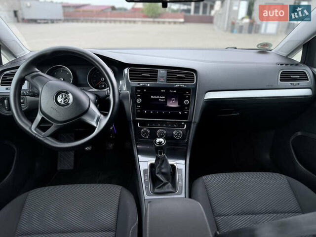 Белый Фольксваген Гольф, объемом двигателя 1.6 л и пробегом 206 тыс. км за 12999 $, фото 41 на Automoto.ua