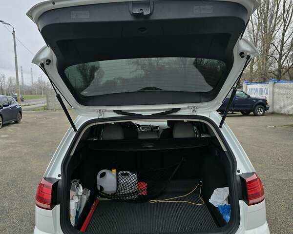 Белый Фольксваген Гольф, объемом двигателя 1.8 л и пробегом 102 тыс. км за 14900 $, фото 9 на Automoto.ua