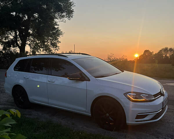 Белый Фольксваген Гольф, объемом двигателя 1.97 л и пробегом 216 тыс. км за 16900 $, фото 5 на Automoto.ua