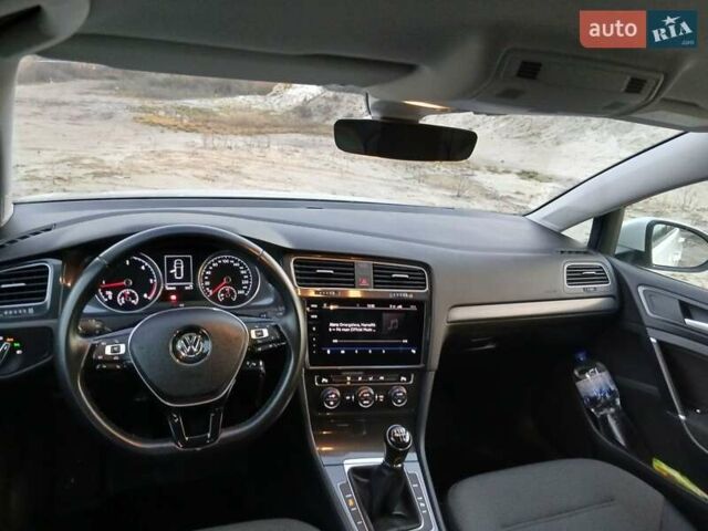 Белый Фольксваген Гольф, объемом двигателя 1.6 л и пробегом 191 тыс. км за 12700 $, фото 13 на Automoto.ua