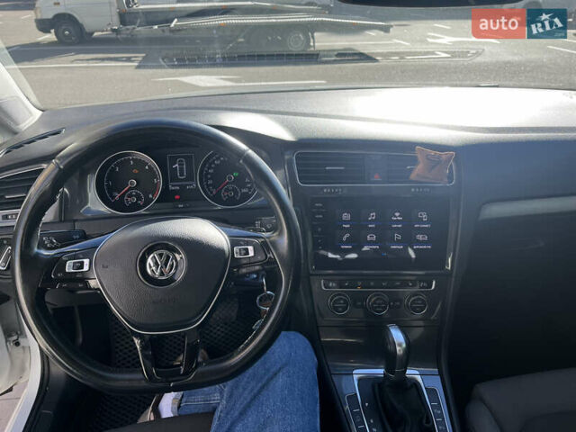 Белый Фольксваген Гольф, объемом двигателя 1.97 л и пробегом 216 тыс. км за 16900 $, фото 8 на Automoto.ua