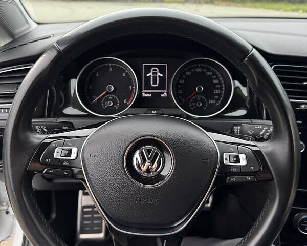 Белый Фольксваген Гольф, объемом двигателя 1.6 л и пробегом 236 тыс. км за 13200 $, фото 22 на Automoto.ua