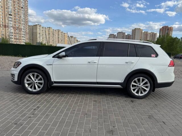 Білий Фольксваген Гольф, об'ємом двигуна 1.8 л та пробігом 0 тис. км за 12900 $, фото 3 на Automoto.ua