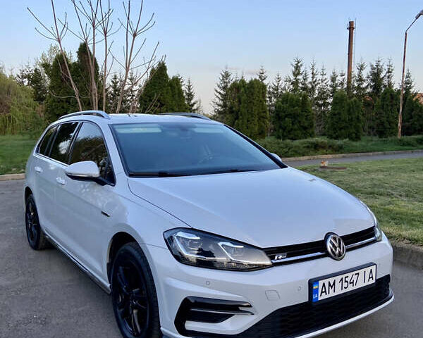 Белый Фольксваген Гольф, объемом двигателя 1.6 л и пробегом 233 тыс. км за 13599 $, фото 29 на Automoto.ua