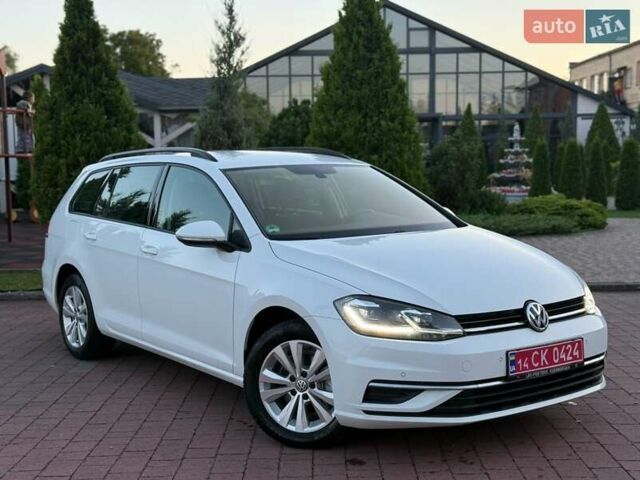 Белый Фольксваген Гольф, объемом двигателя 1.6 л и пробегом 240 тыс. км за 13200 $, фото 5 на Automoto.ua
