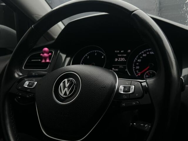 Білий Фольксваген Гольф, об'ємом двигуна 1.6 л та пробігом 301 тис. км за 12900 $, фото 9 на Automoto.ua