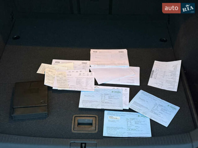 Белый Фольксваген Гольф, объемом двигателя 1.6 л и пробегом 240 тыс. км за 13200 $, фото 63 на Automoto.ua