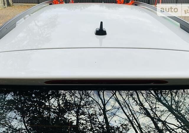 Белый Фольксваген Гольф, объемом двигателя 1.6 л и пробегом 205 тыс. км за 13900 $, фото 12 на Automoto.ua