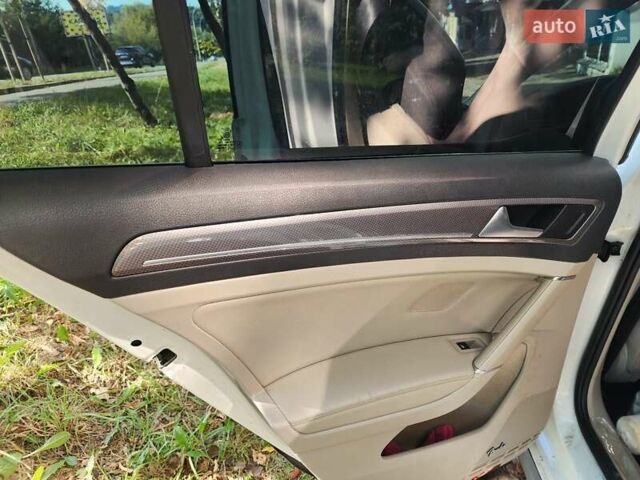 Белый Фольксваген Гольф, объемом двигателя 1.8 л и пробегом 41 тыс. км за 16250 $, фото 12 на Automoto.ua