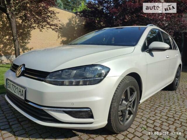 Білий Фольксваген Гольф, об'ємом двигуна 1.6 л та пробігом 213 тис. км за 14500 $, фото 3 на Automoto.ua