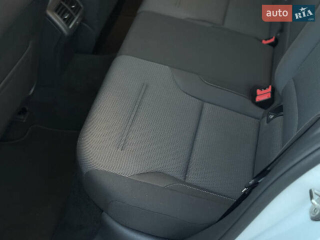 Белый Фольксваген Гольф, объемом двигателя 1.6 л и пробегом 240 тыс. км за 13200 $, фото 43 на Automoto.ua