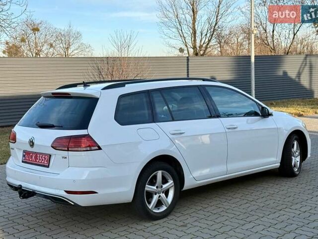Белый Фольксваген Гольф, объемом двигателя 1.6 л и пробегом 182 тыс. км за 13950 $, фото 1 на Automoto.ua