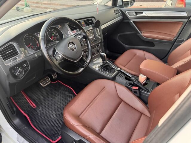 Білий Фольксваген Гольф, об'ємом двигуна 1.8 л та пробігом 107 тис. км за 15000 $, фото 21 на Automoto.ua