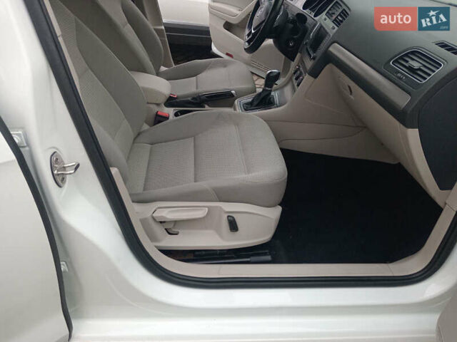 Белый Фольксваген Гольф, объемом двигателя 1.8 л и пробегом 167 тыс. км за 9750 $, фото 21 на Automoto.ua