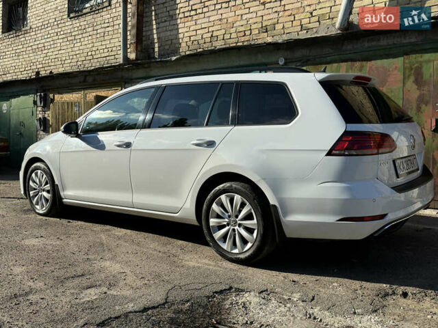 Белый Фольксваген Гольф, объемом двигателя 2 л и пробегом 206 тыс. км за 13800 $, фото 3 на Automoto.ua