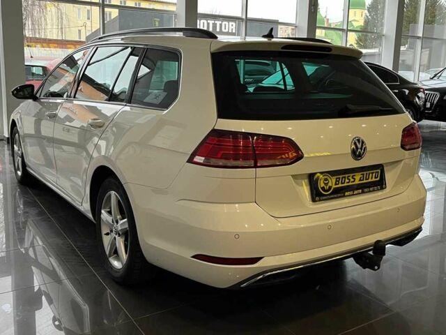 Білий Фольксваген Гольф, об'ємом двигуна 2 л та пробігом 264 тис. км за 14699 $, фото 4 на Automoto.ua