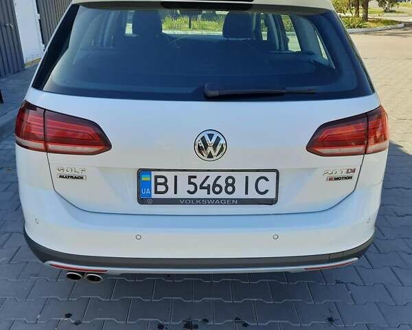 Белый Фольксваген Гольф, объемом двигателя 2 л и пробегом 233 тыс. км за 17300 $, фото 2 на Automoto.ua