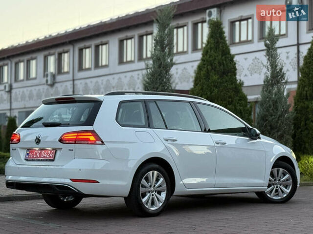 Белый Фольксваген Гольф, объемом двигателя 1.6 л и пробегом 240 тыс. км за 13200 $, фото 2 на Automoto.ua