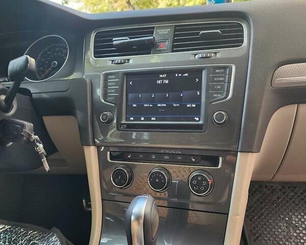 Белый Фольксваген Гольф, объемом двигателя 1.8 л и пробегом 41 тыс. км за 16250 $, фото 17 на Automoto.ua