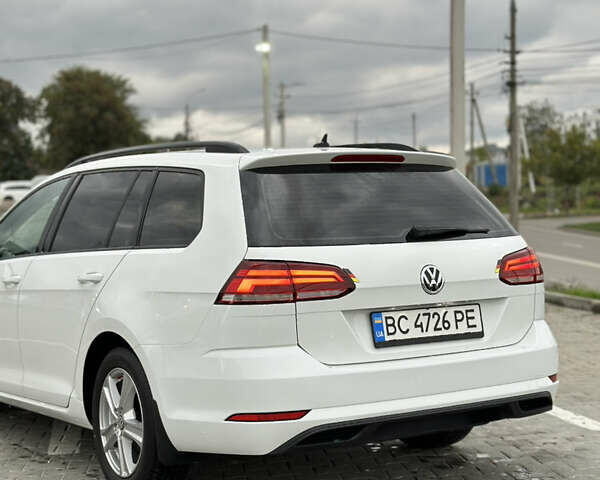 Фольксваген Гольф 2017 в Черновцах на Automoto.ua Белый Фольксваген Гольф, объемом двигателя 1.6 л и пробегом 275 тыс. км за 10900 $, фото 6 на Automoto.ua