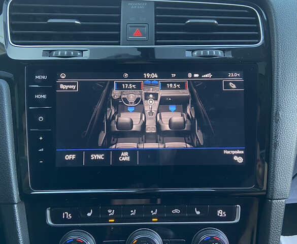 Белый Фольксваген Гольф, объемом двигателя 1.6 л и пробегом 233 тыс. км за 13599 $, фото 80 на Automoto.ua