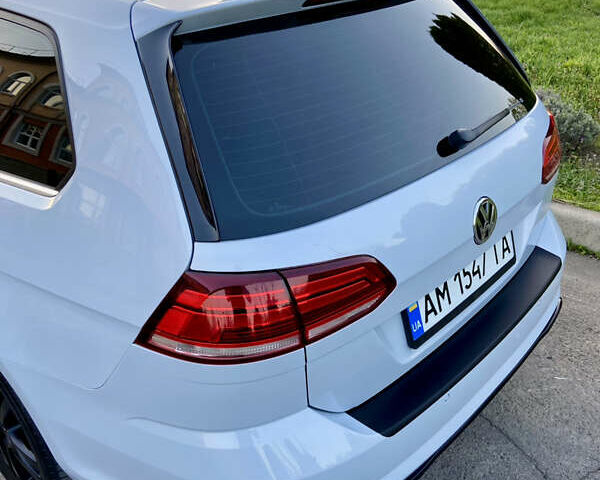 Белый Фольксваген Гольф, объемом двигателя 1.6 л и пробегом 233 тыс. км за 13599 $, фото 23 на Automoto.ua