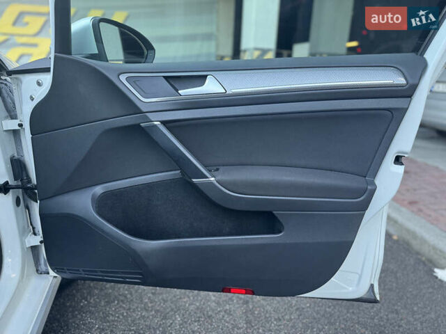 Белый Фольксваген Гольф, объемом двигателя 1.97 л и пробегом 352 тыс. км за 14999 $, фото 29 на Automoto.ua