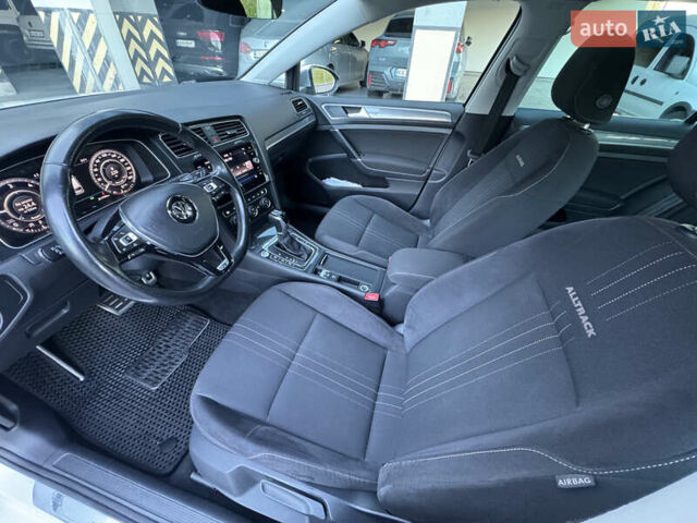 Белый Фольксваген Гольф, объемом двигателя 1.97 л и пробегом 352 тыс. км за 14999 $, фото 13 на Automoto.ua