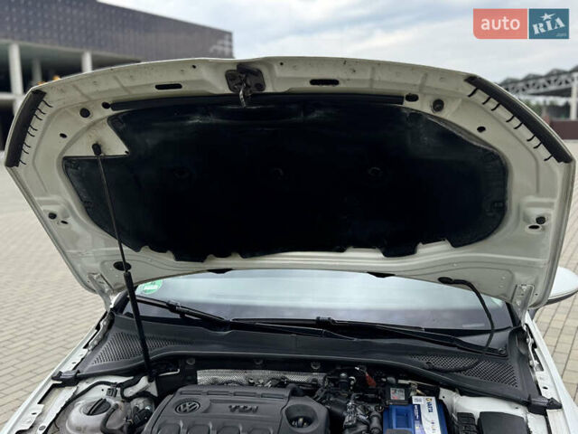 Белый Фольксваген Гольф, объемом двигателя 1.6 л и пробегом 206 тыс. км за 12999 $, фото 53 на Automoto.ua