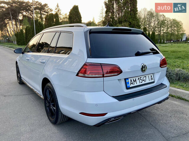 Белый Фольксваген Гольф, объемом двигателя 1.6 л и пробегом 233 тыс. км за 13599 $, фото 7 на Automoto.ua