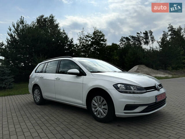 Белый Фольксваген Гольф, объемом двигателя 1.6 л и пробегом 206 тыс. км за 12999 $, фото 3 на Automoto.ua