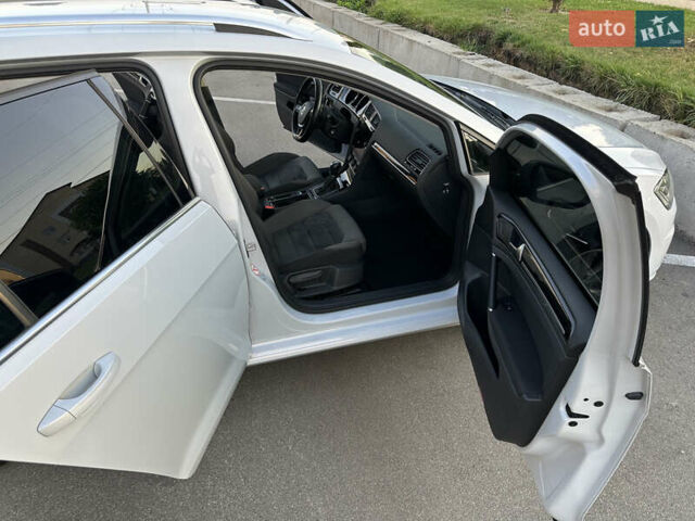 Белый Фольксваген Гольф, объемом двигателя 1.97 л и пробегом 182 тыс. км за 16150 $, фото 41 на Automoto.ua