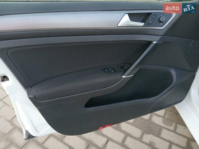 Білий Фольксваген Гольф, об'ємом двигуна 1.8 л та пробігом 183 тис. км за 9750 $, фото 23 на Automoto.ua