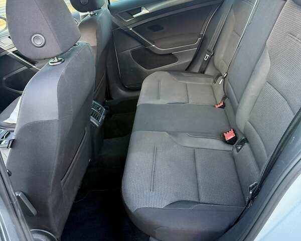 Белый Фольксваген Гольф, объемом двигателя 1.6 л и пробегом 182 тыс. км за 13950 $, фото 24 на Automoto.ua