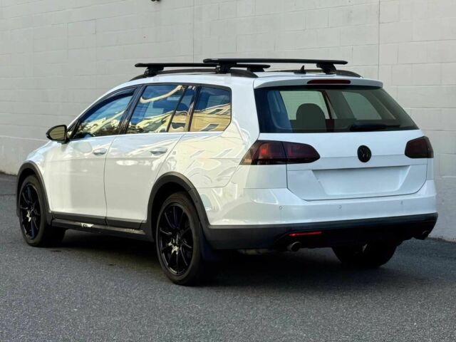 Белый Фольксваген Гольф, объемом двигателя 1.8 л и пробегом 53 тыс. км за 7500 $, фото 4 на Automoto.ua