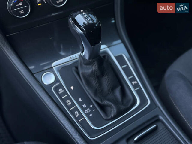 Белый Фольксваген Гольф, объемом двигателя 1.97 л и пробегом 352 тыс. км за 14999 $, фото 18 на Automoto.ua