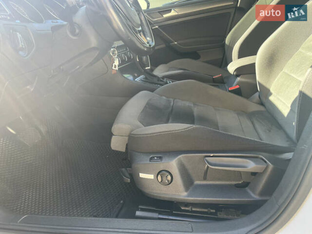 Белый Фольксваген Гольф, объемом двигателя 1.97 л и пробегом 216 тыс. км за 16900 $, фото 10 на Automoto.ua