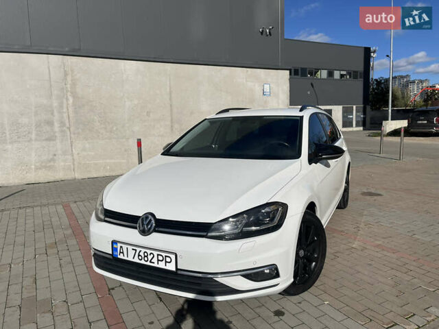 Белый Фольксваген Гольф, объемом двигателя 1.97 л и пробегом 216 тыс. км за 16900 $, фото 2 на Automoto.ua