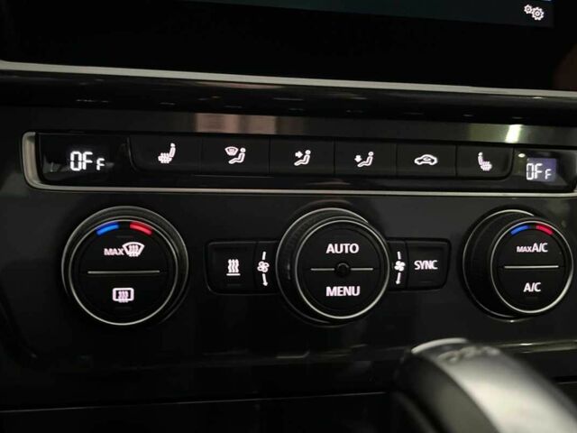 Білий Фольксваген Гольф, об'ємом двигуна 2 л та пробігом 264 тис. км за 14699 $, фото 13 на Automoto.ua