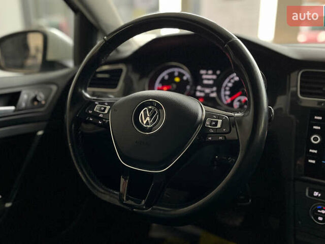 Білий Фольксваген Гольф, об'ємом двигуна 1.97 л та пробігом 264 тис. км за 14699 $, фото 15 на Automoto.ua