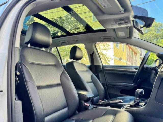 Белый Фольксваген Гольф, объемом двигателя 1.8 л и пробегом 53 тыс. км за 7500 $, фото 9 на Automoto.ua